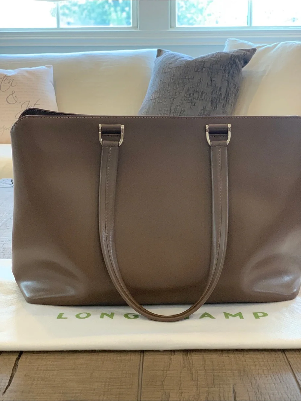 Longchamp Paris Leather Zip Tote Medium Taupe (015) Bag w/ Dust Bag EUC