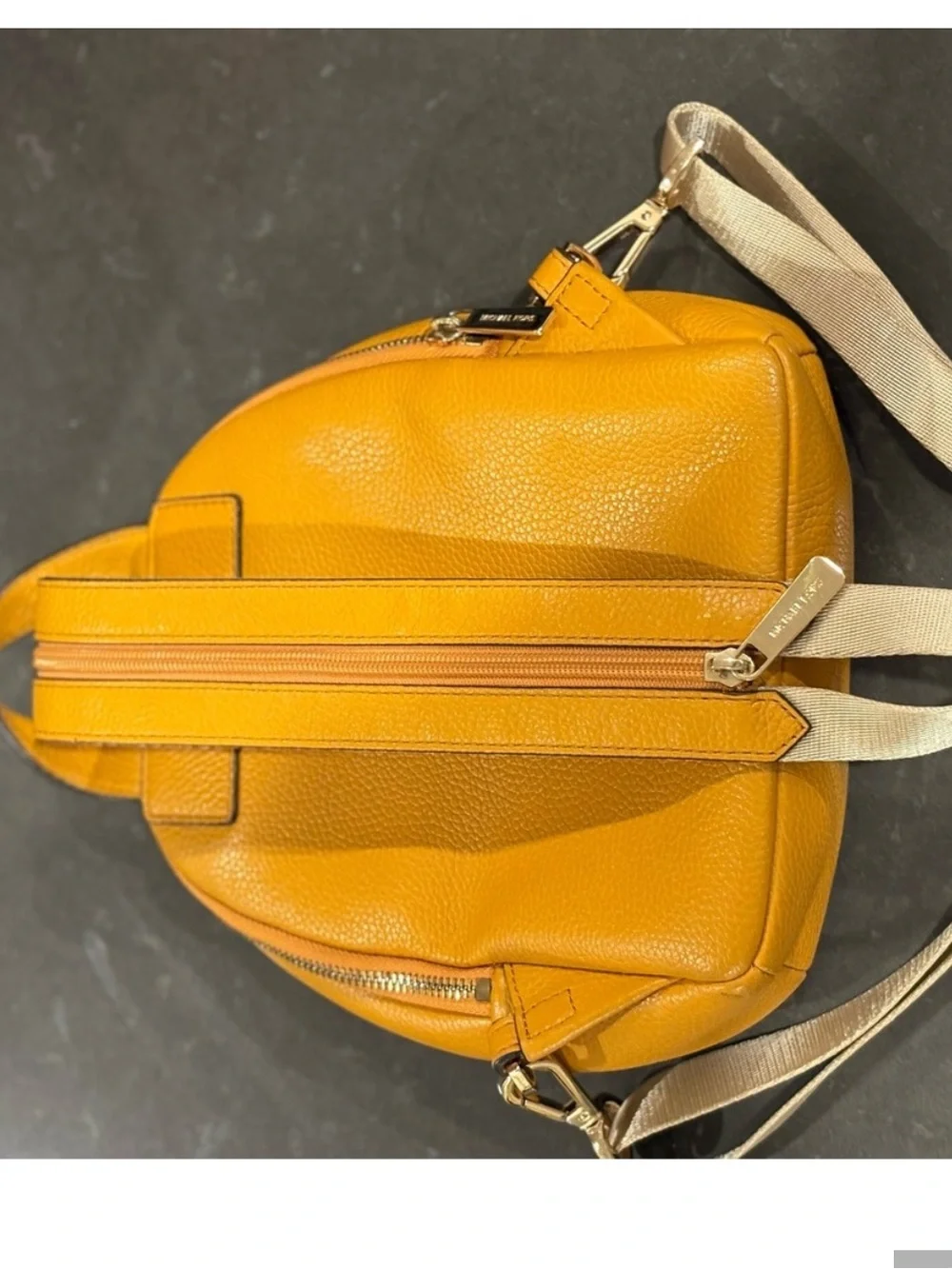Michael Kors compact pebbled