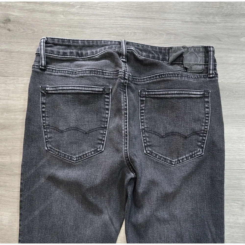 American Eagle Outfitters product pair