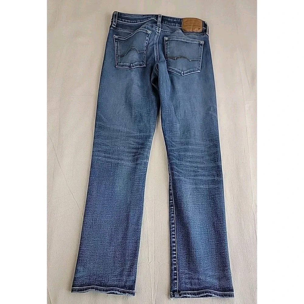 American Eagle Outfitters feature 31