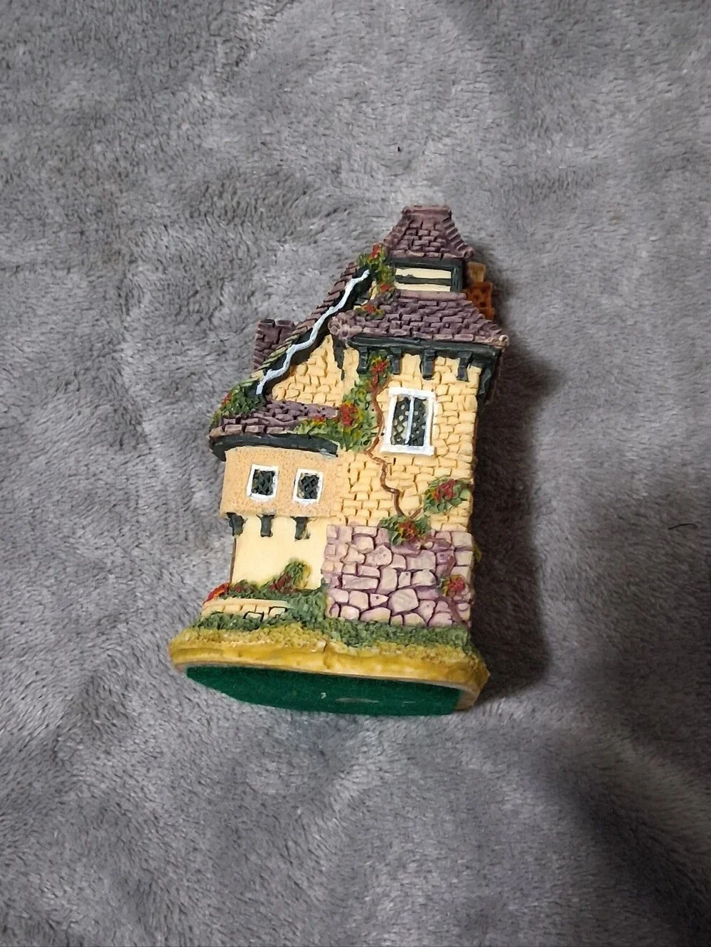 Vintage Teaberry Village #1027 Surgeon's House Clock Collection
