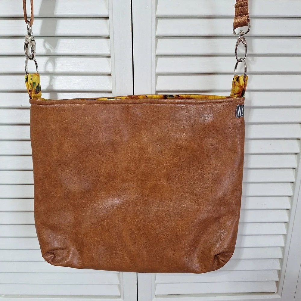 NeeJee Wear can square window