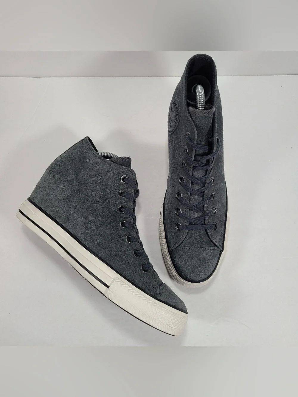 Converse CTAS Charcoal Gray Suede Lux Mid Hidden Wedge Lace Up Sneakers Women 10