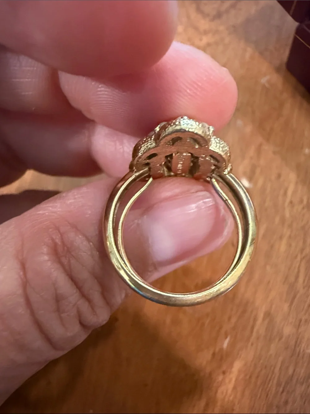 Avon ring approximately