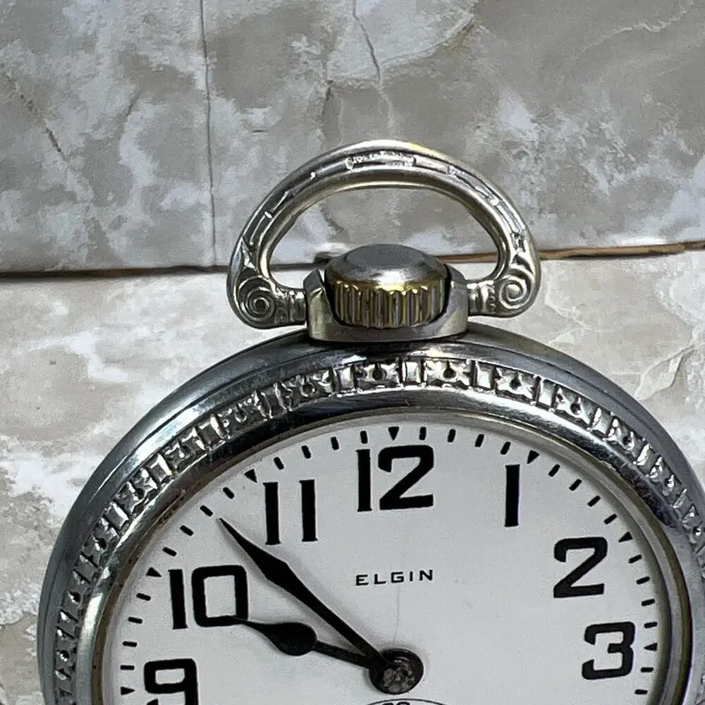 Elgin 1924 bw