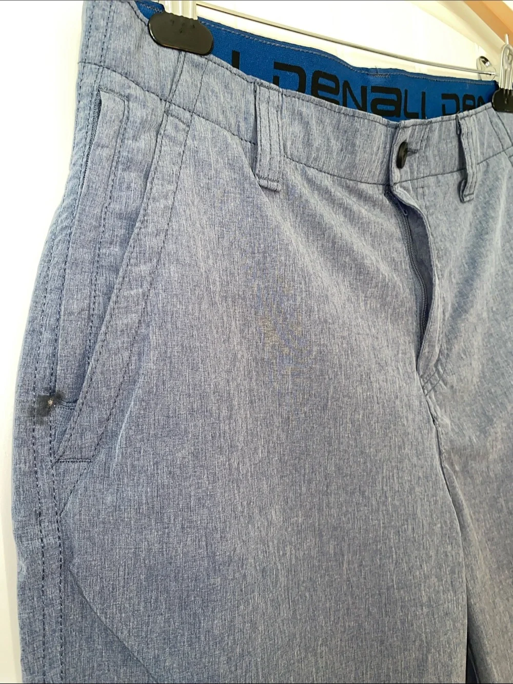 Denali Men's Chambray Blue Flat-Front Shorts size Waist 32