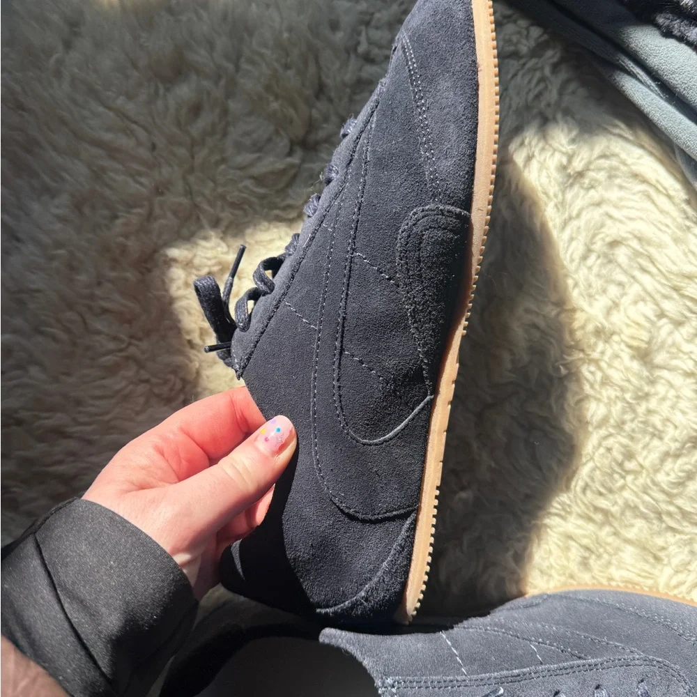 COS suede upper