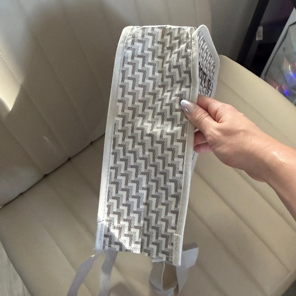 Lululemon Gray & White Chevron Tote Bag
