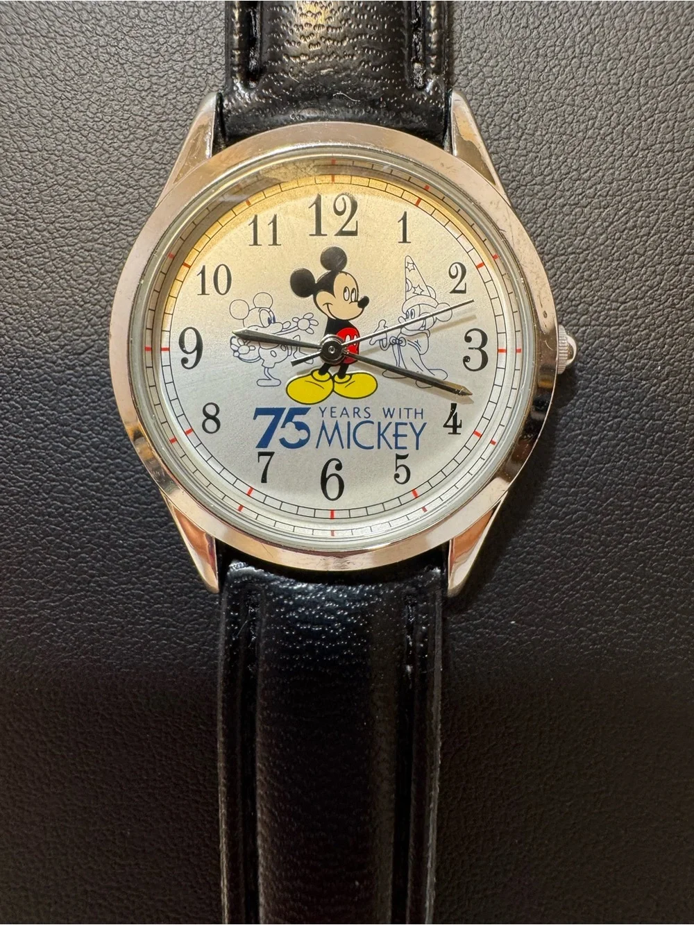 Avon classic wristwatch