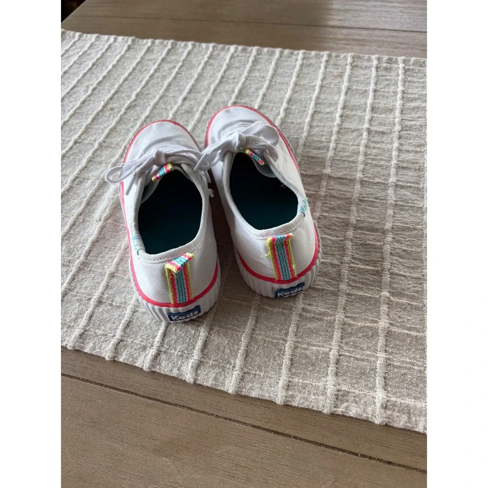Keds jump kick