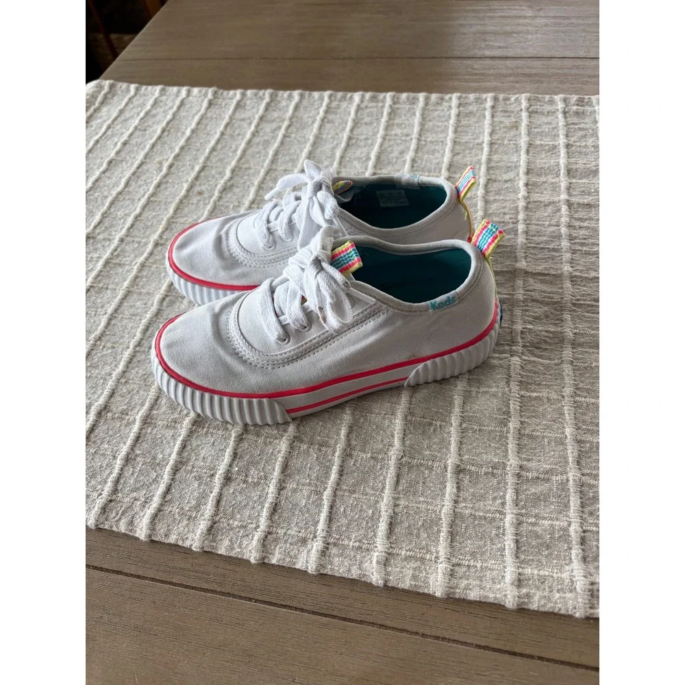 Keds jump kick