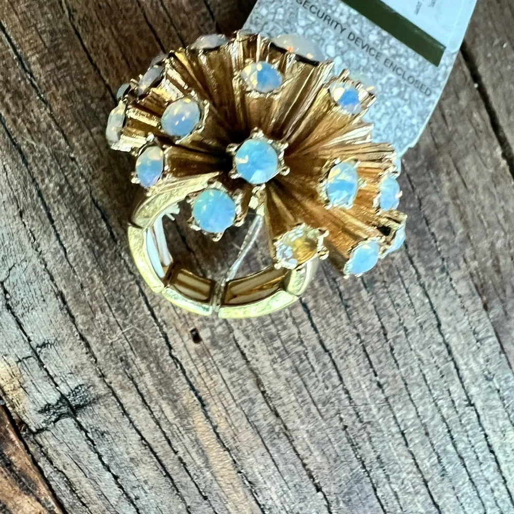 N/A gold ring