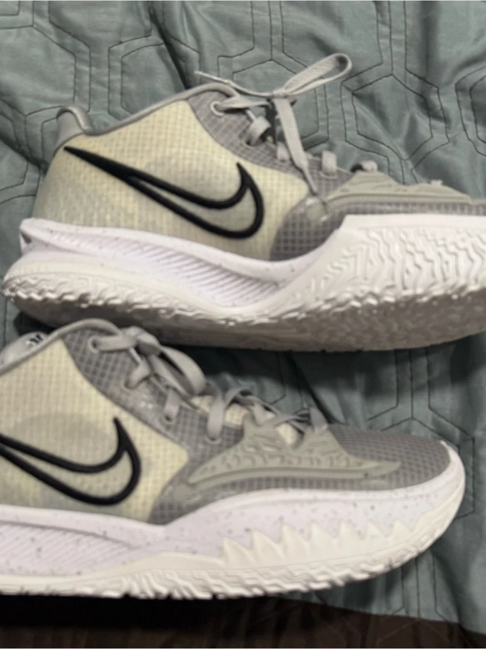 Nike Kyrie 4 Low Wolf Grey TB Promo Mens Size 15 DM5041-002