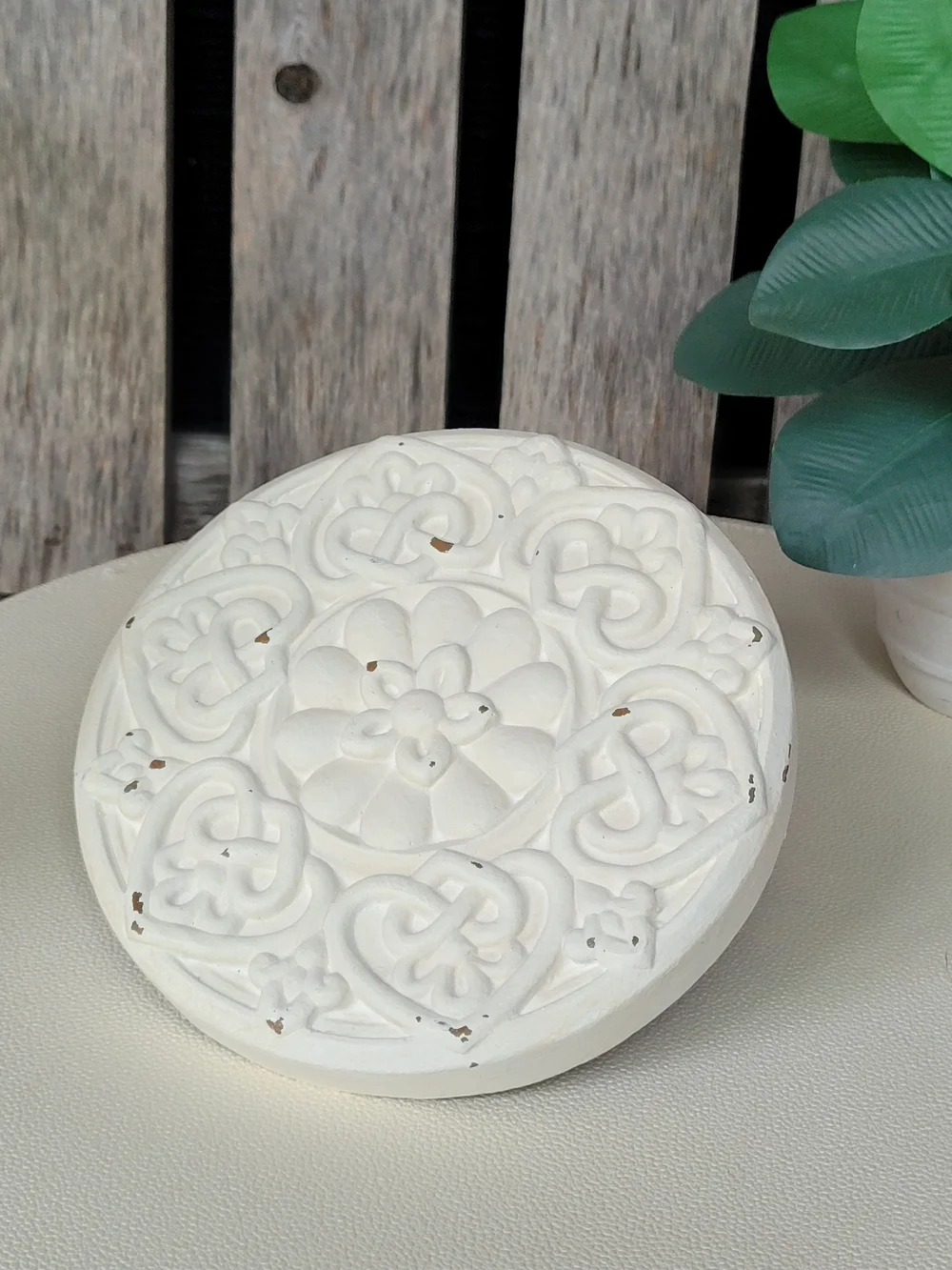 Southern Living Circle Medallion Plaster Resin Distressed Wall Art