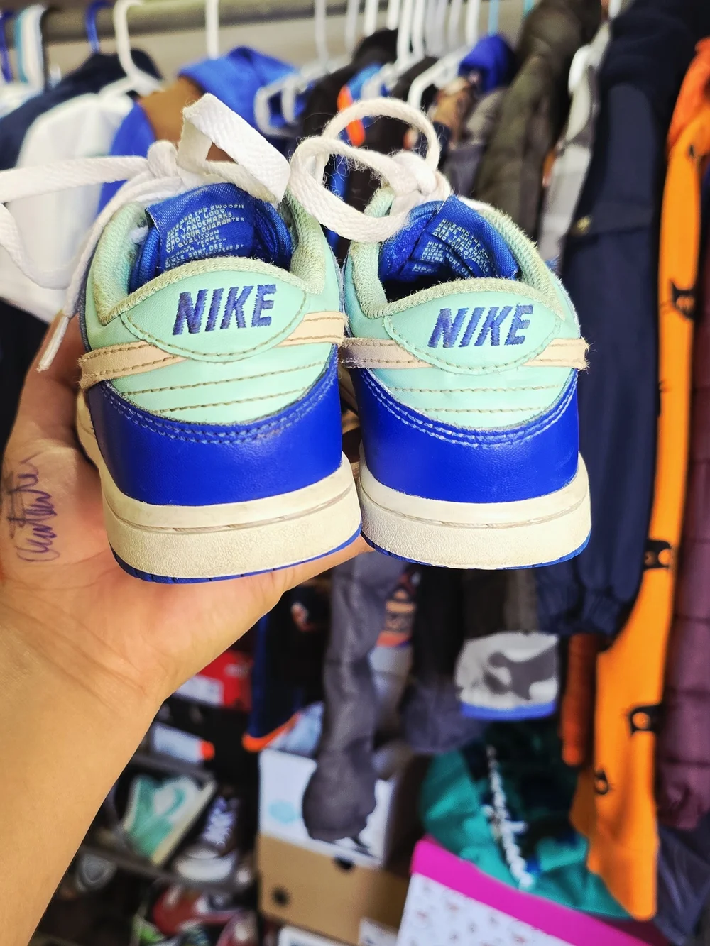 Nike kids low