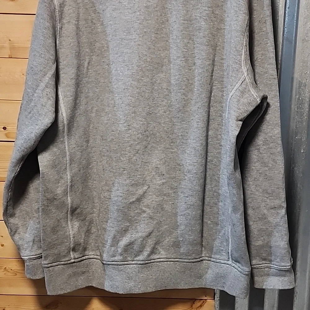 Tommy Bahama shoulder pit