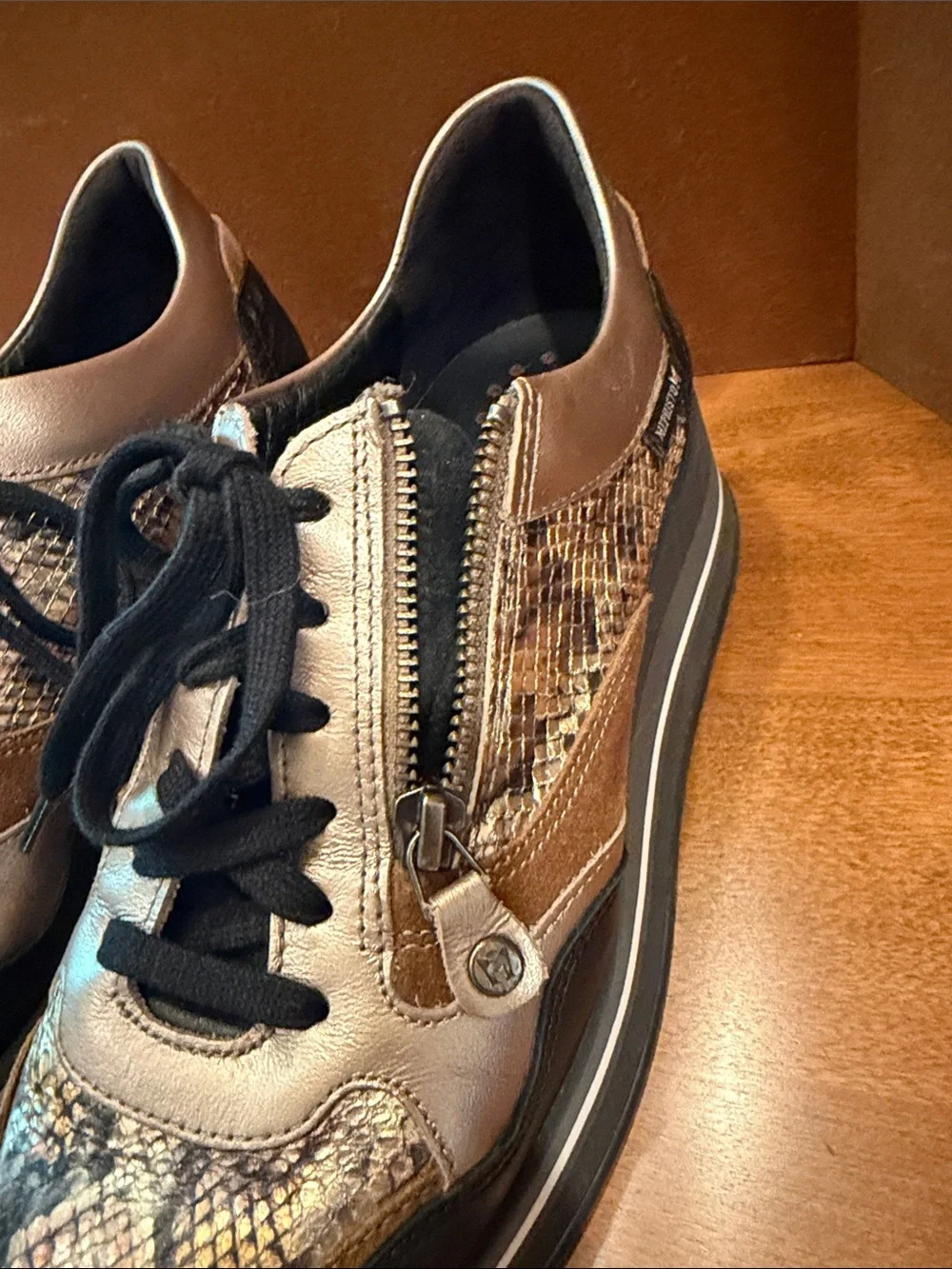 Mephisto comfortable lace