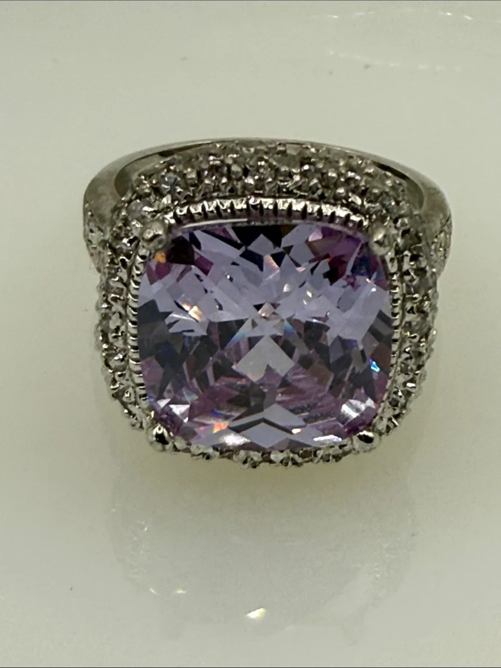 Vintage stunning rhodium plated Silvertone Ring Cushion Cut faceted lilac glass