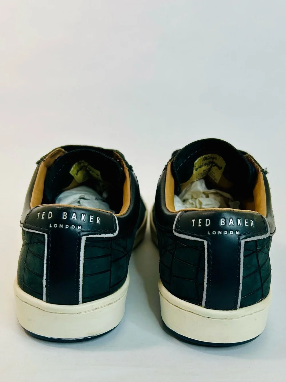 Ted Baker Borgeo Sneakers Black Nubuck Low Top Lace Up Trainer size 7 / 40