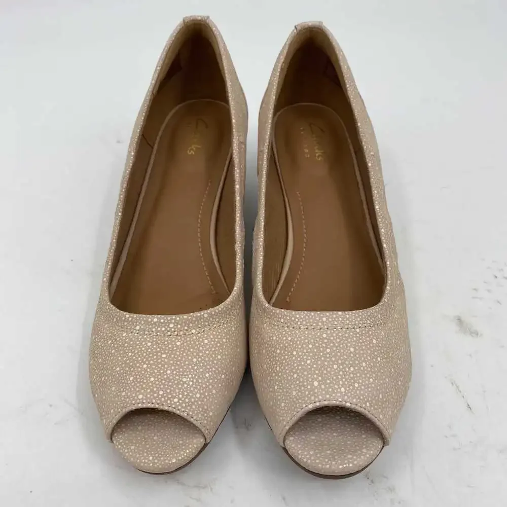 Clarks Tan Vendra Daisy Peep Toe Wedges | Leather, US 8