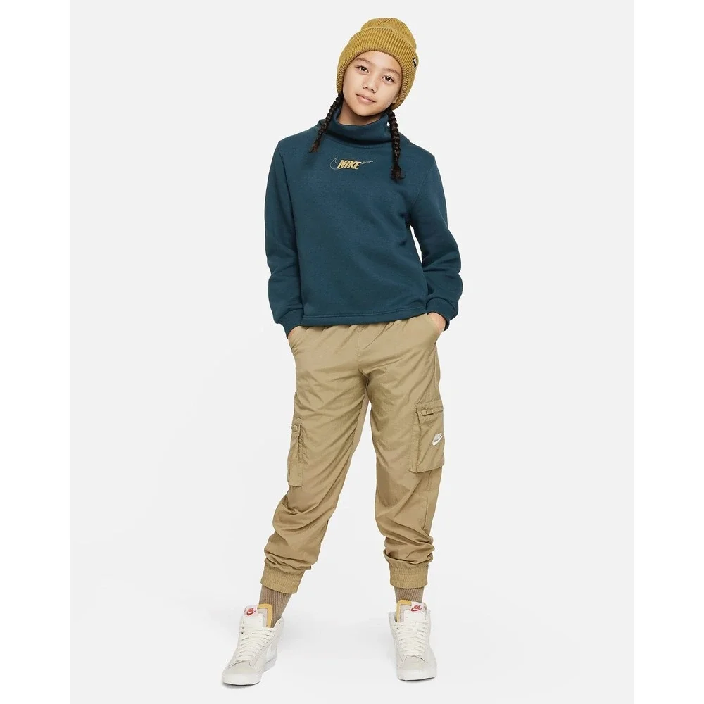 Nike sportswear club