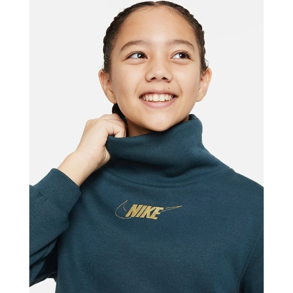 Nike sportswear club