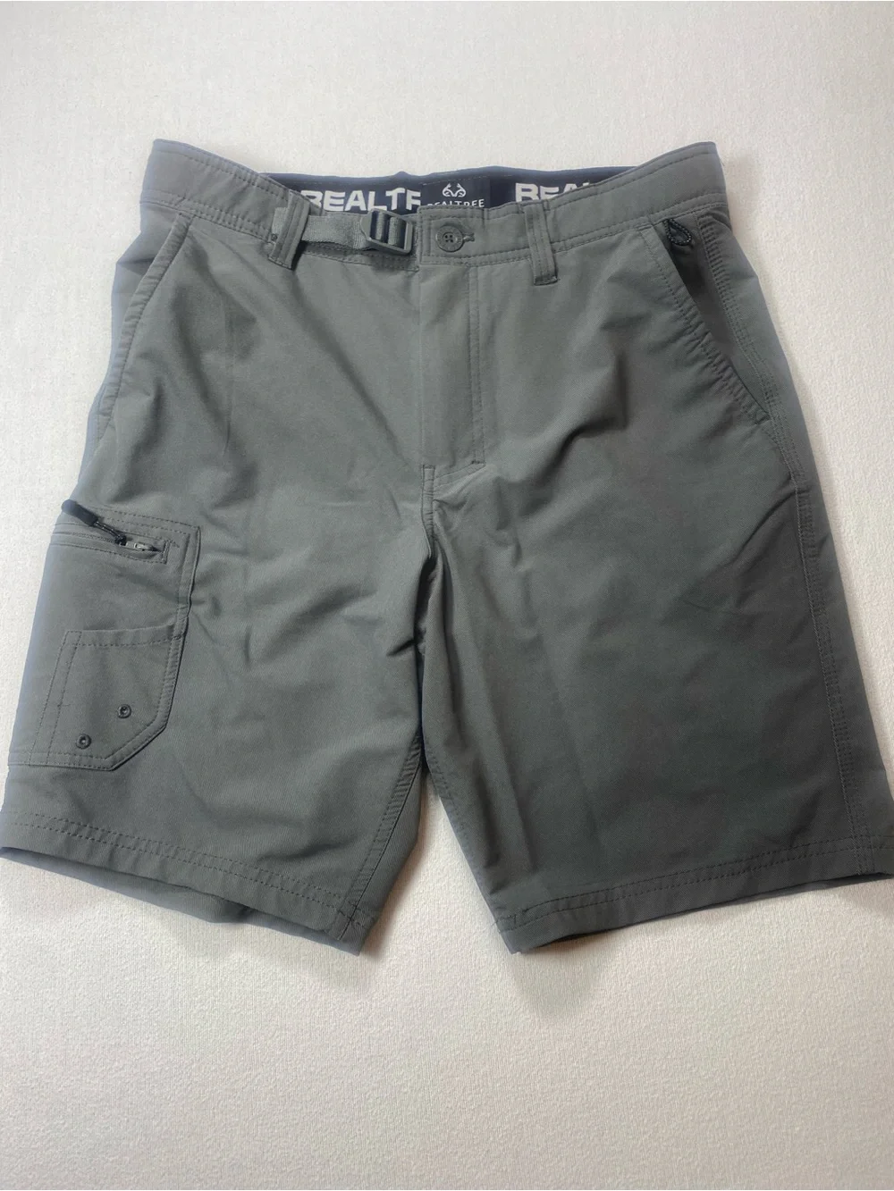 Realtree Fishing Men’s Gray Outdoor Cargo Shorts