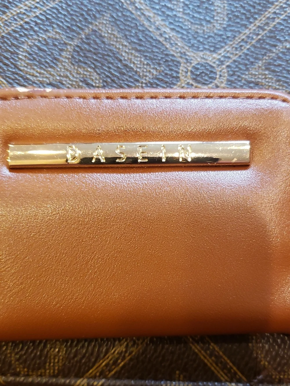 Dasein brand crossbody