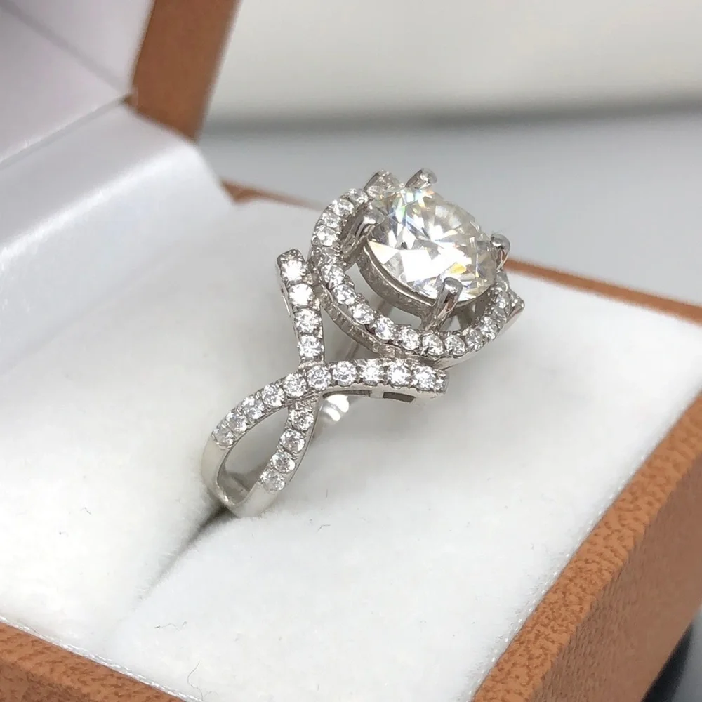 Moissanite Fire great preowned