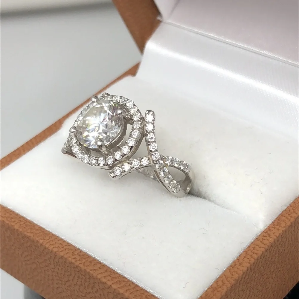 Moissanite Fire great preowned