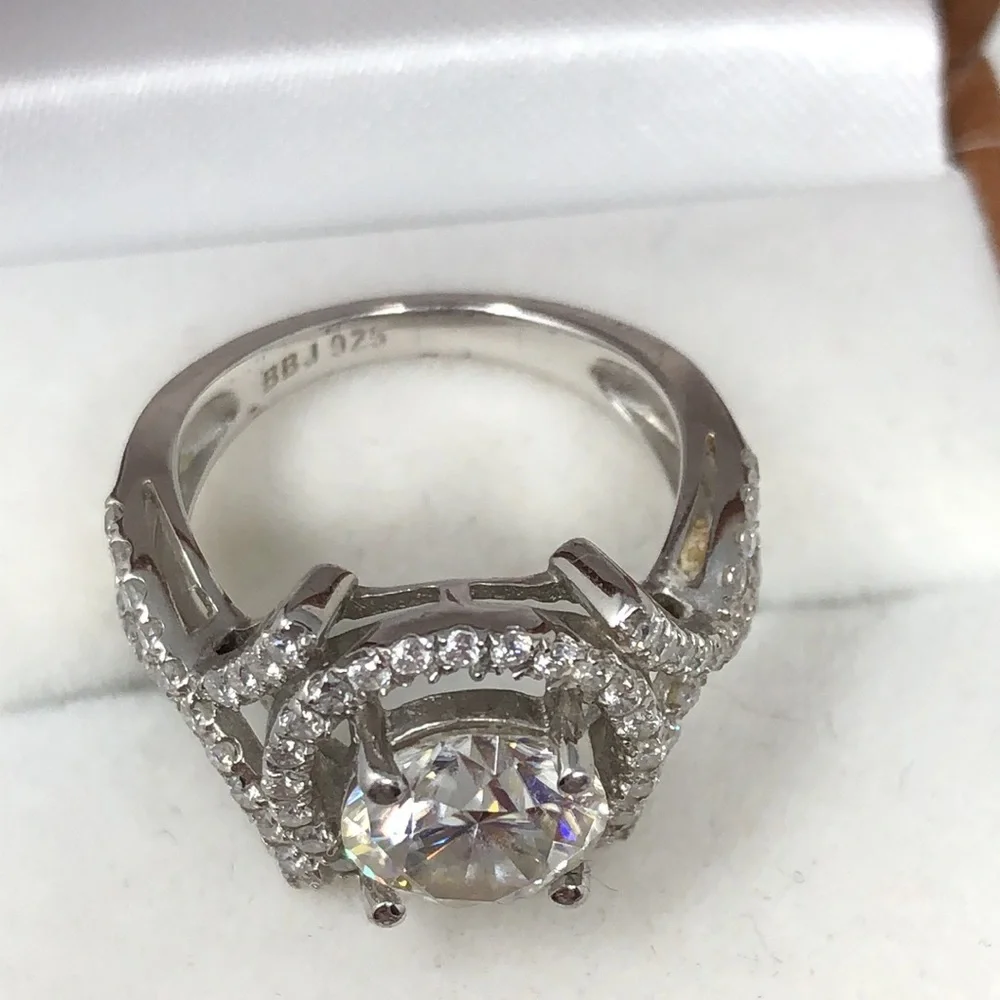 Moissanite Fire great preowned