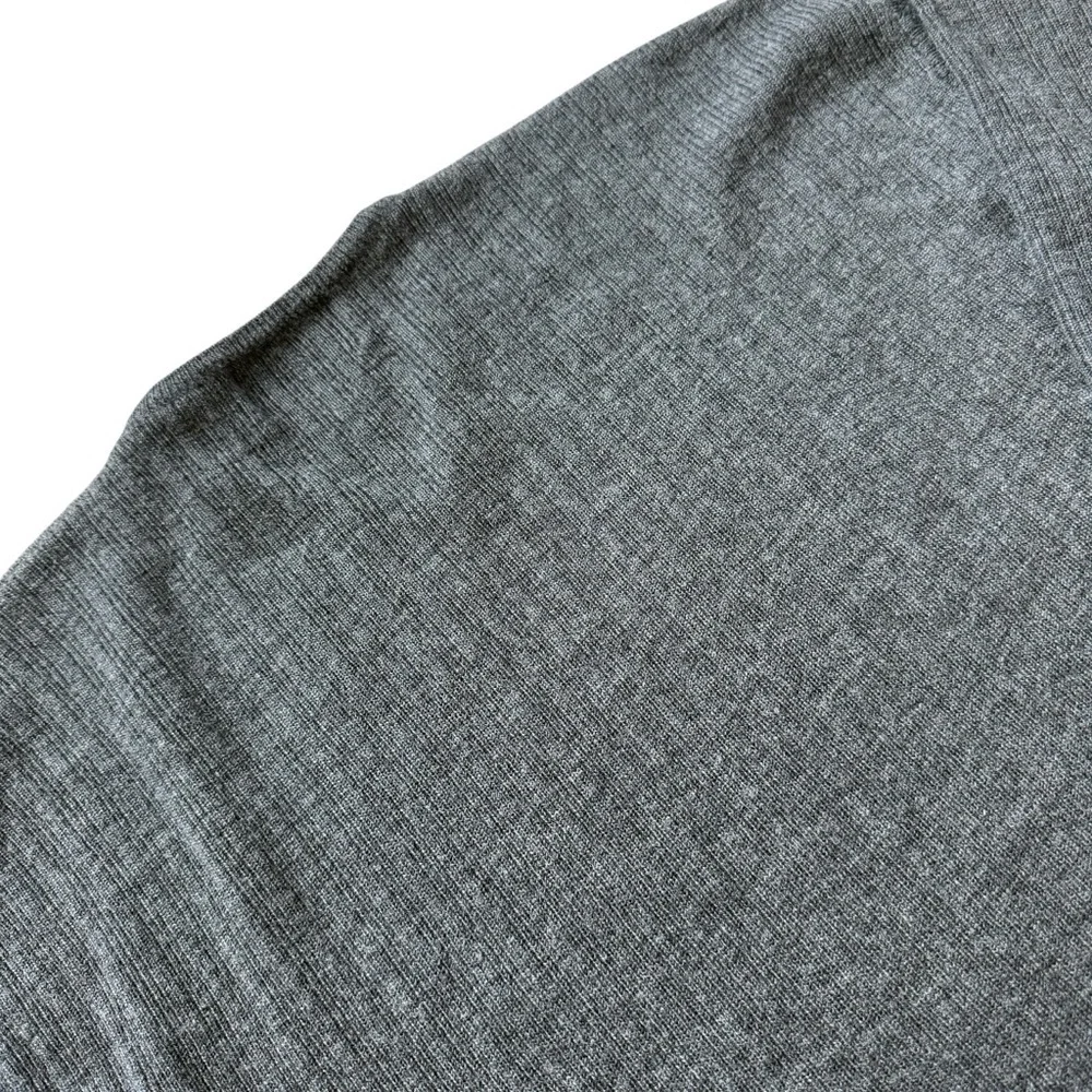 Pure & Simple Merino Wool V-Neck Sweater Gray Large Minimalist Quiet Luxury Mens