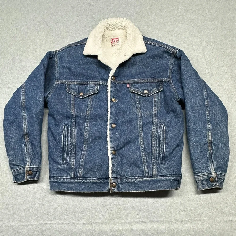 Levis features style