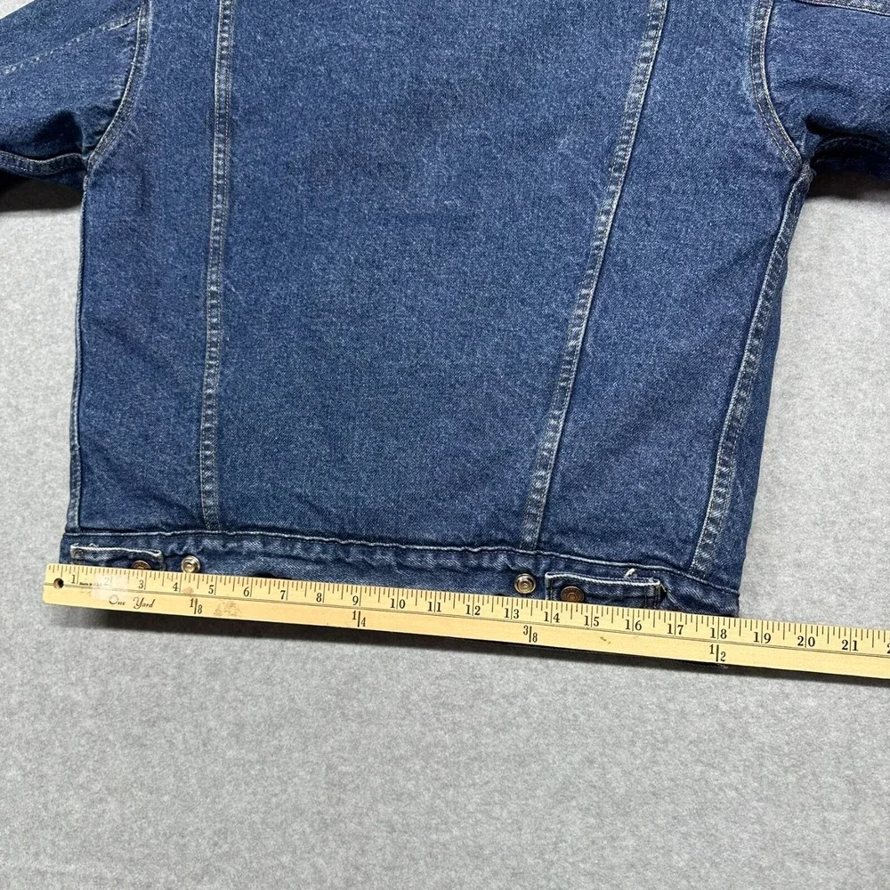 Levis features style