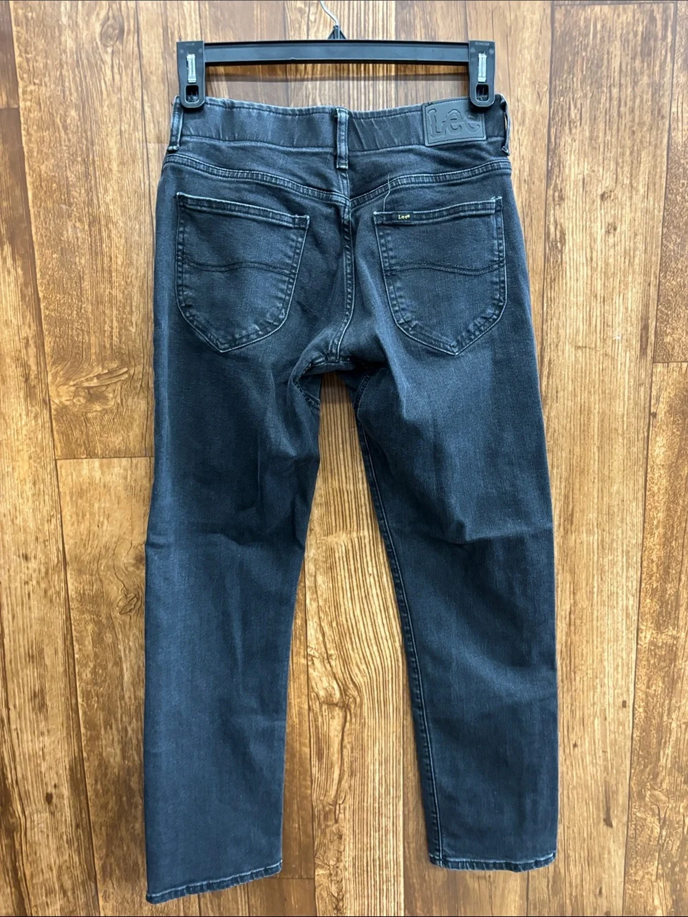 Lee slim leg