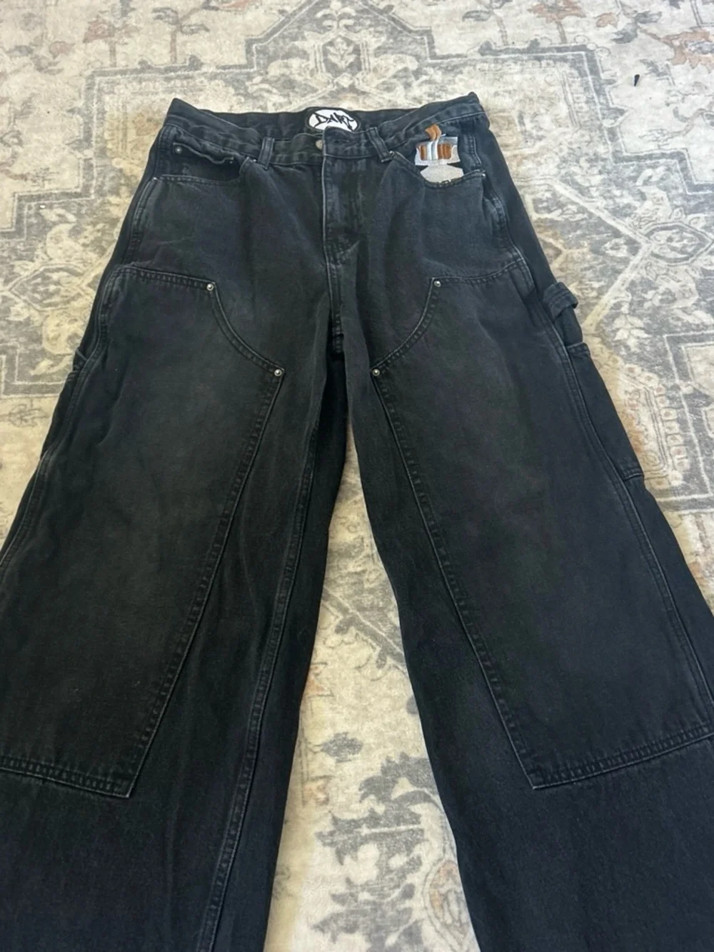Dart relaxed fit