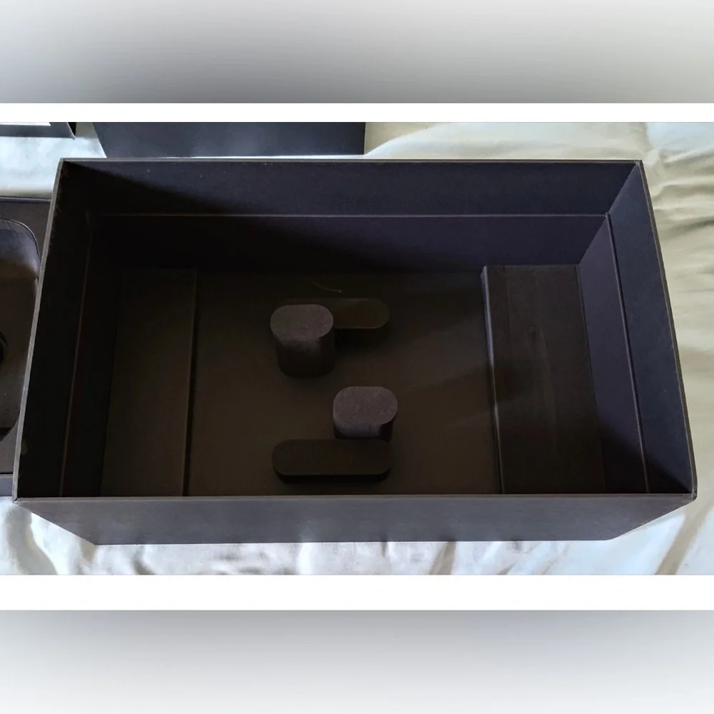 Meta Quest Oculus black Empty box only