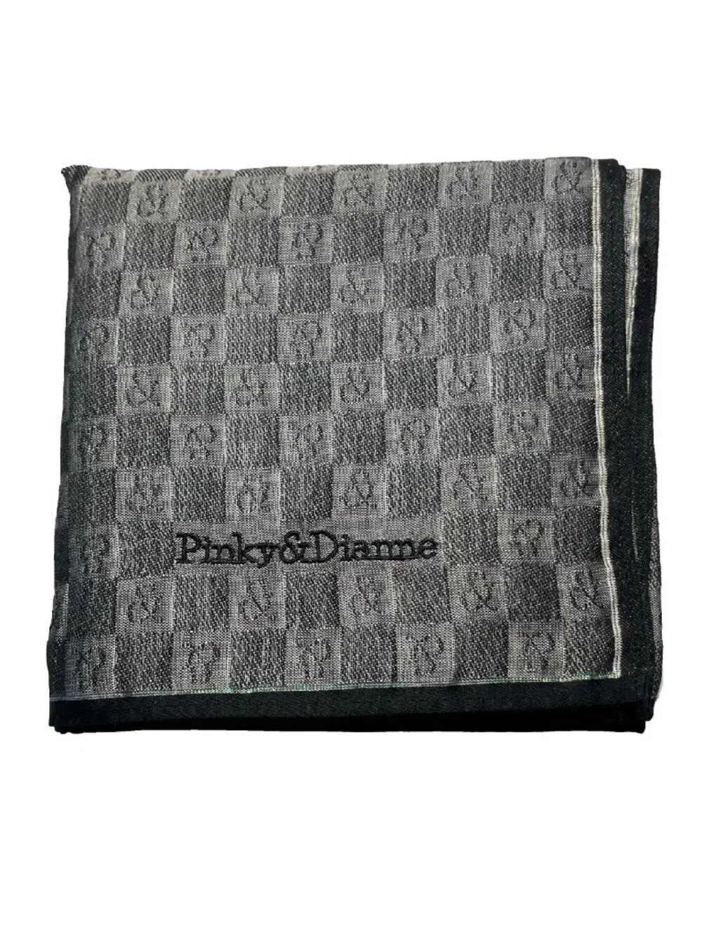 Pinky & Dianne late neck 18