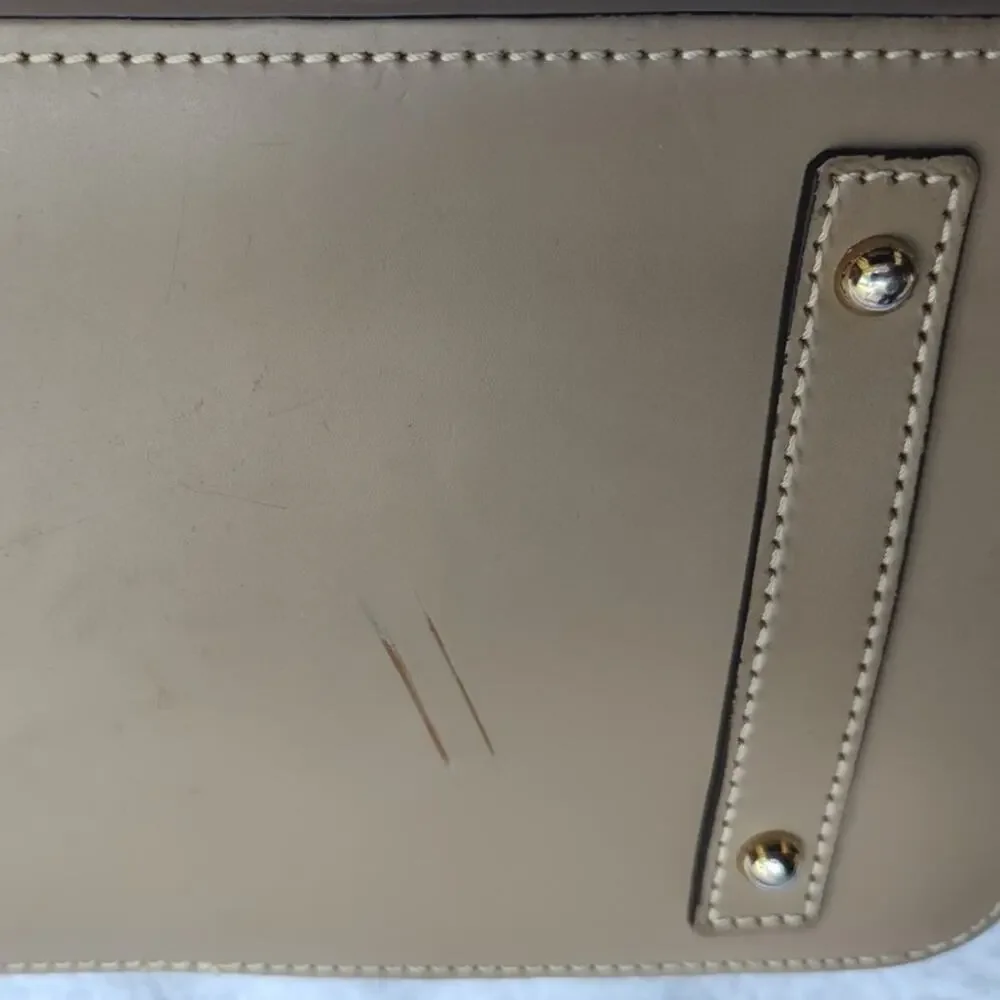 Dooney & Bourke we re