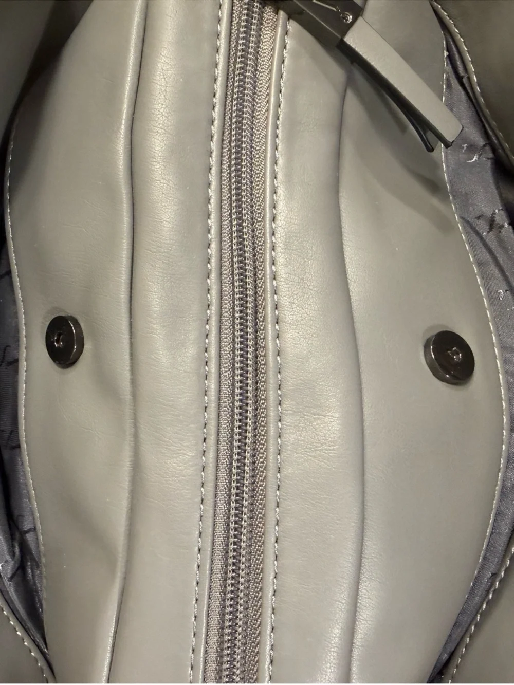 Vera Wang closure 13h