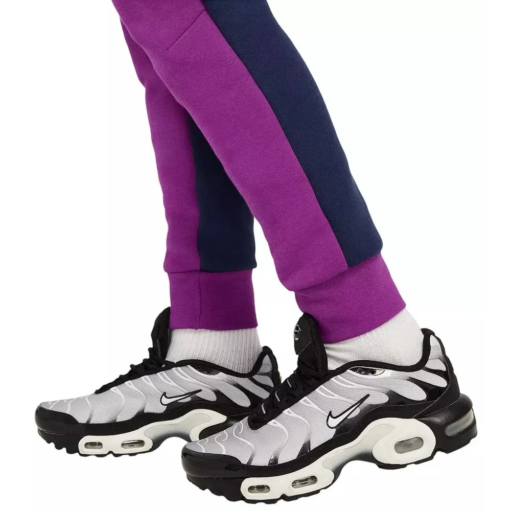 Nike shipped joggers fleece