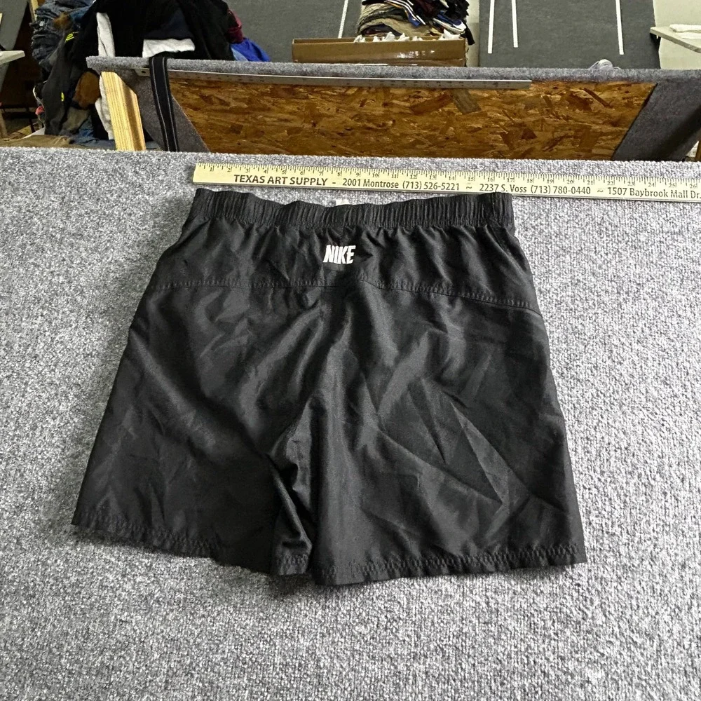 Nike look logo pockets