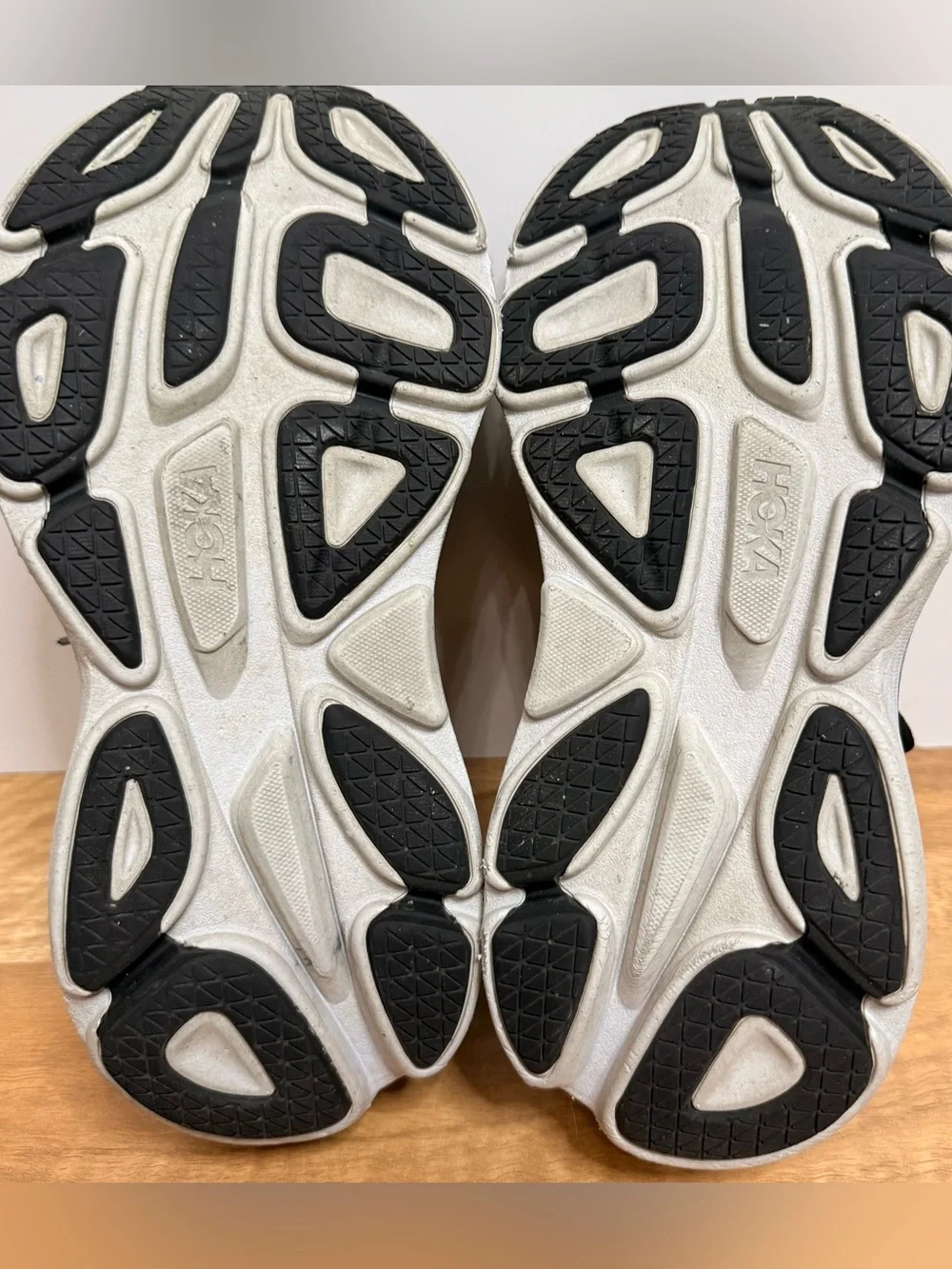 Hoka Bondi 8 Women’s Sneakers