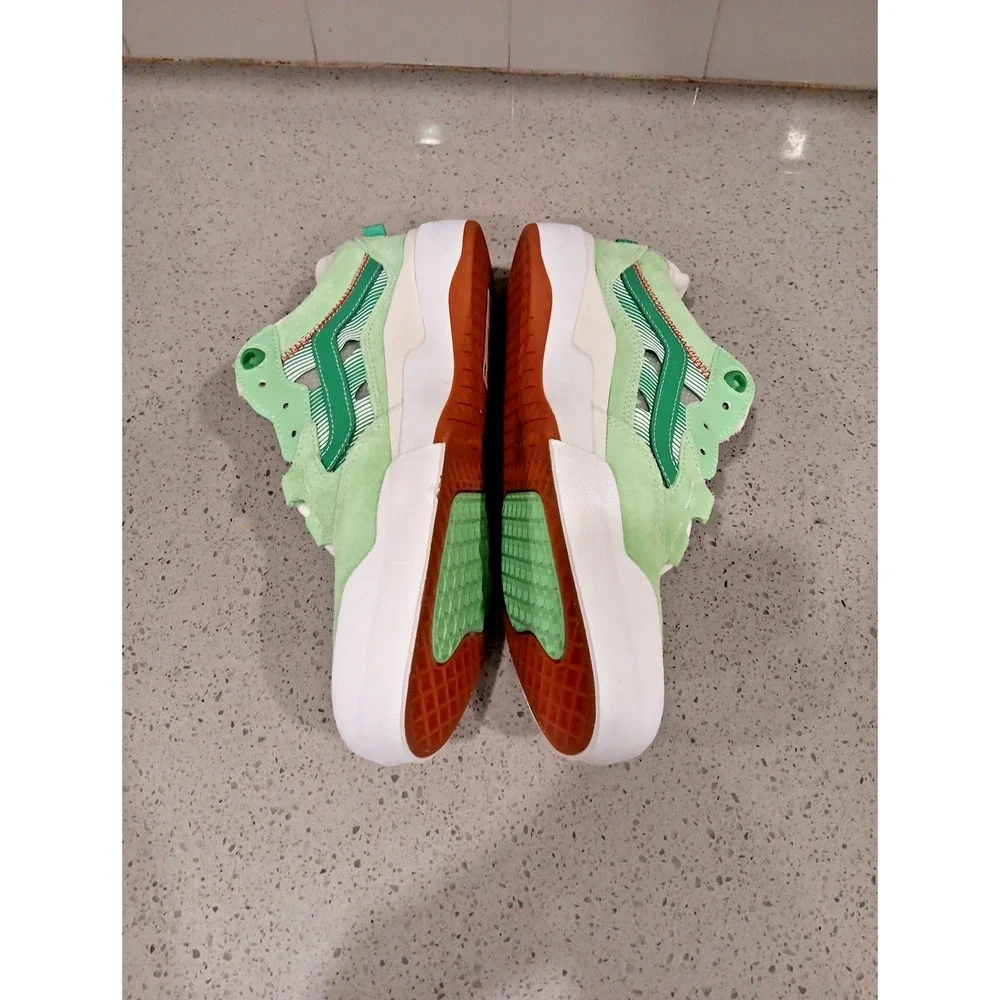 Vans secure solid