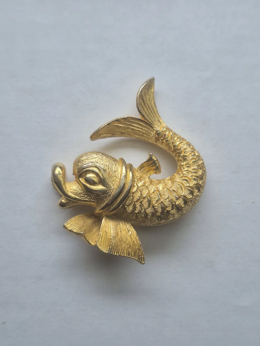 Vintage Gold Tone Fish Brooch