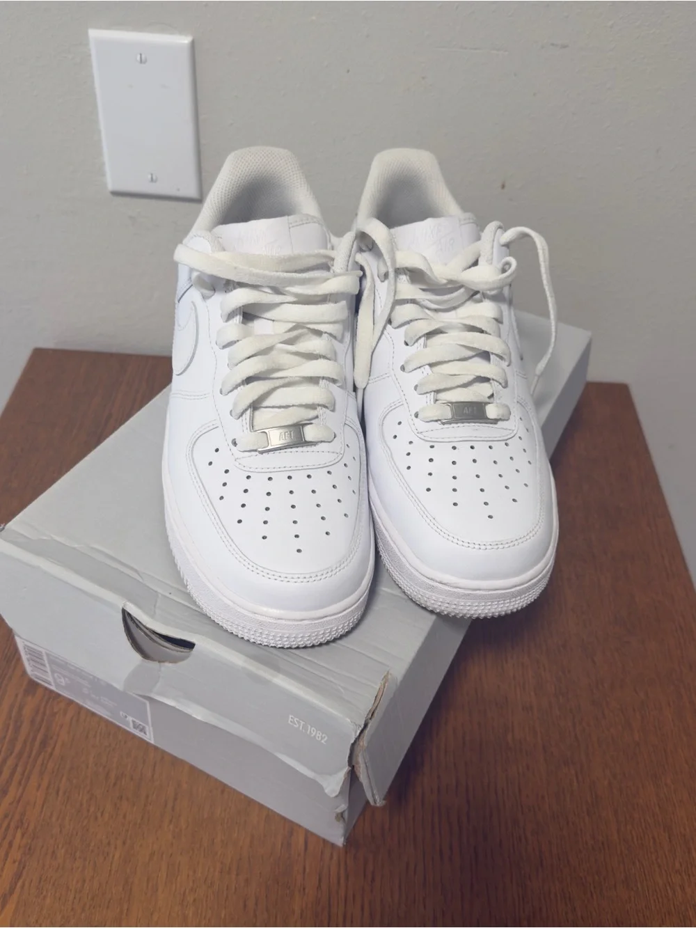 Nike clean low