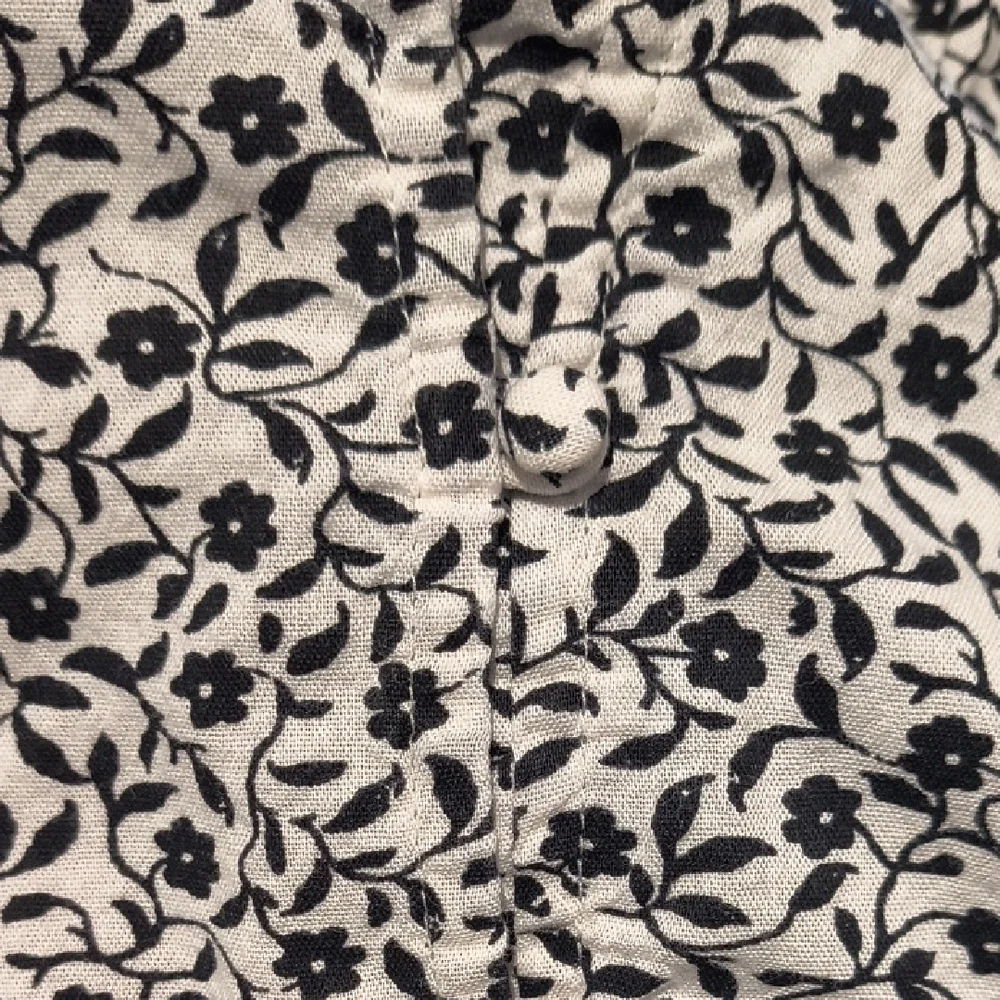 Old Navy black easy