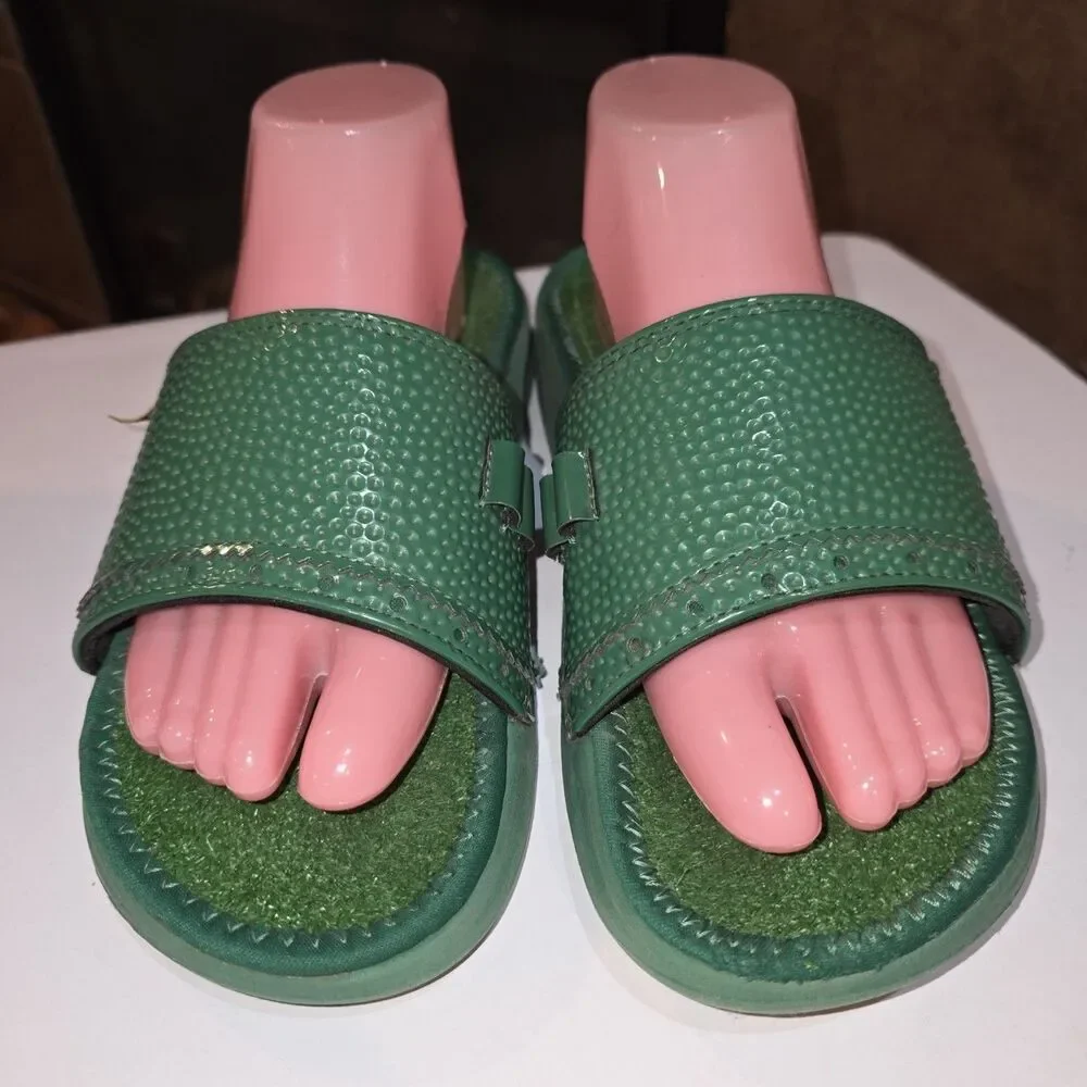 Fashion shoe brand
