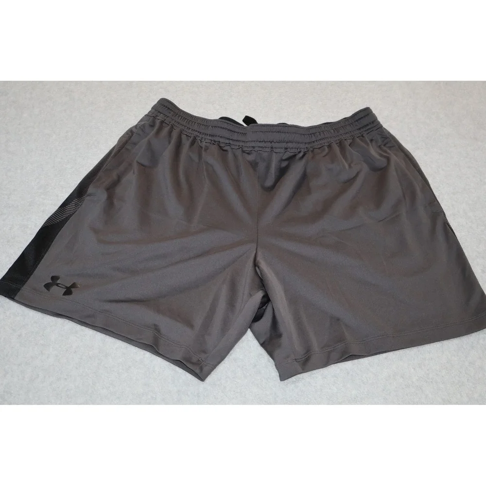 Under Armour Gym Shorts Mens XL Gray HeatGear Fitted Mesh Athletic Workout