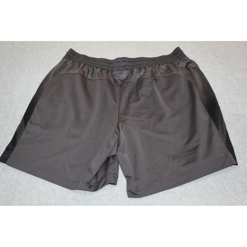 Under Armour Gym Shorts Mens XL Gray HeatGear Fitted Mesh Athletic Workout
